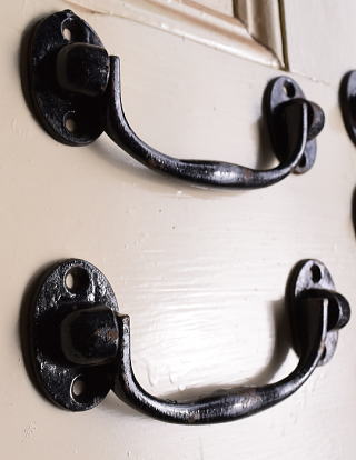 イギリス アンティーク 鋳物製　キャビネットハンドルっ×5 建具金物 取っ手 10932