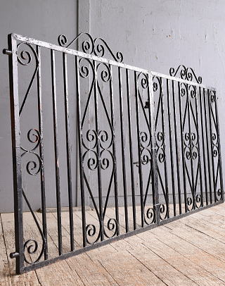 イギリスアンティーク アイアンフェンス ゲート柵 ガーデニング 10959