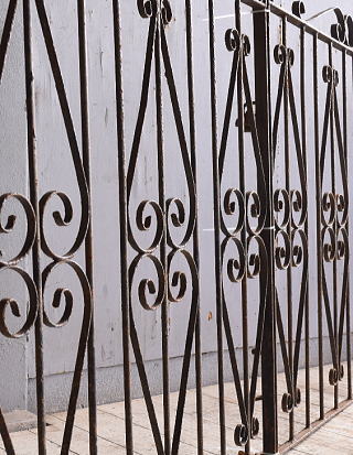 イギリスアンティーク アイアンフェンス ゲート柵 ガーデニング 10960