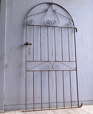 イギリスアンティーク アイアンフェンス ゲート柵 ガーデニング 10965