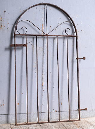 イギリスアンティーク アイアンフェンス ゲート柵 ガーデニング 11089