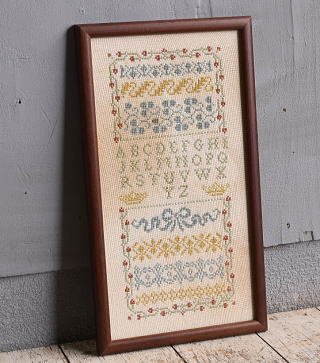 イギリス アンティーク 刺繍サンプラー クロスステッチ　11691