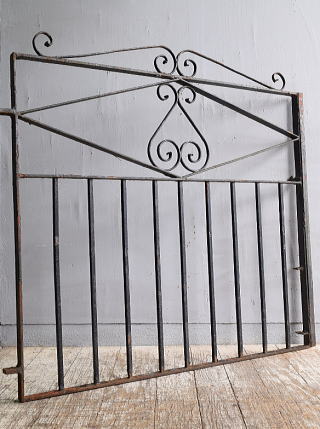 イギリスアンティーク アイアンフェンス ゲート柵 ガーデニング 11707