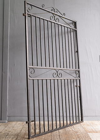 イギリスアンティーク アイアンフェンス ゲート柵 ガーデニング 11717