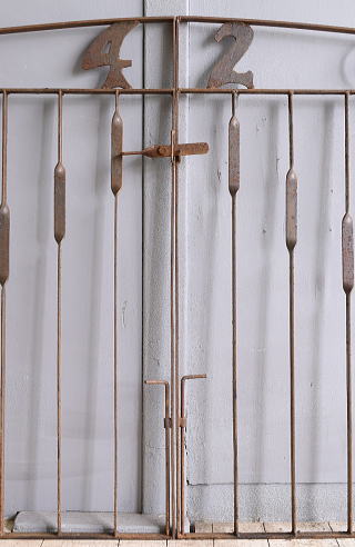 イギリスアンティーク アイアンフェンス ゲート柵 ガーデニング 11741