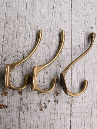 イギリス アンティーク　真鍮製コートフック×3　12138