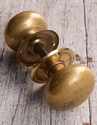 イギリス アンティーク 真鍮製 ドアノブ 建具金物 握り玉 1