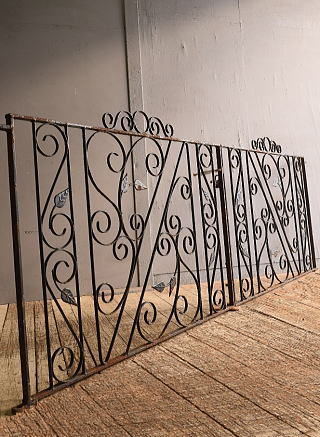 イギリスアンティーク アイアンフェンス ゲート柵 ガーデニング 12843