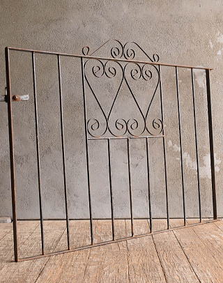 イギリスアンティーク アイアンフェンス ゲート柵 ガーデニング 13117