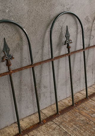 イギリスアンティーク アイアンフェンス ゲート柵 ガーデニング 13385