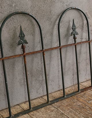 イギリスアンティーク アイアンフェンス ゲート柵 ガーデニング 13386