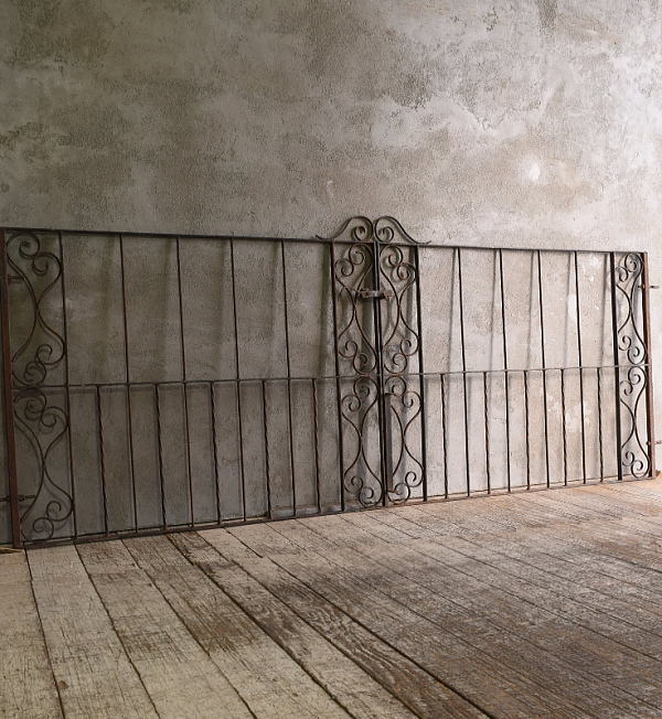 イギリスアンティーク アイアンフェンス ゲート柵 ガーデニング 13542