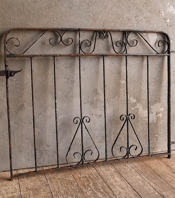 イギリスアンティーク アイアンフェンス ゲート柵 ガーデニング 13553