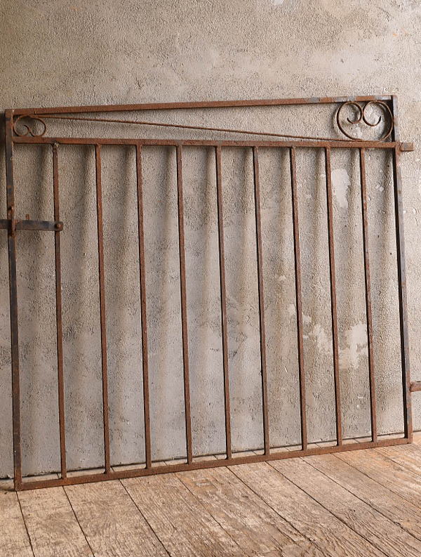 イギリスアンティーク アイアンフェンス ゲート柵 ガーデニング 13556