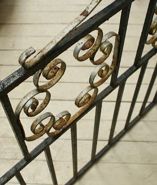 イギリスアンティーク アイアンフェンス ゲート柵 ガーデニング 10728