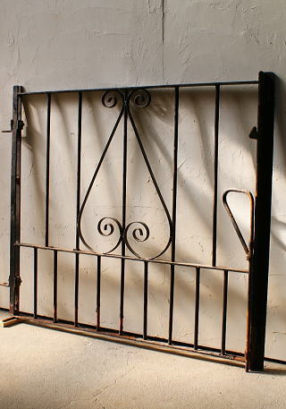 イギリスアンティーク アイアンフェンス ゲート柵 ガーデニング 9988